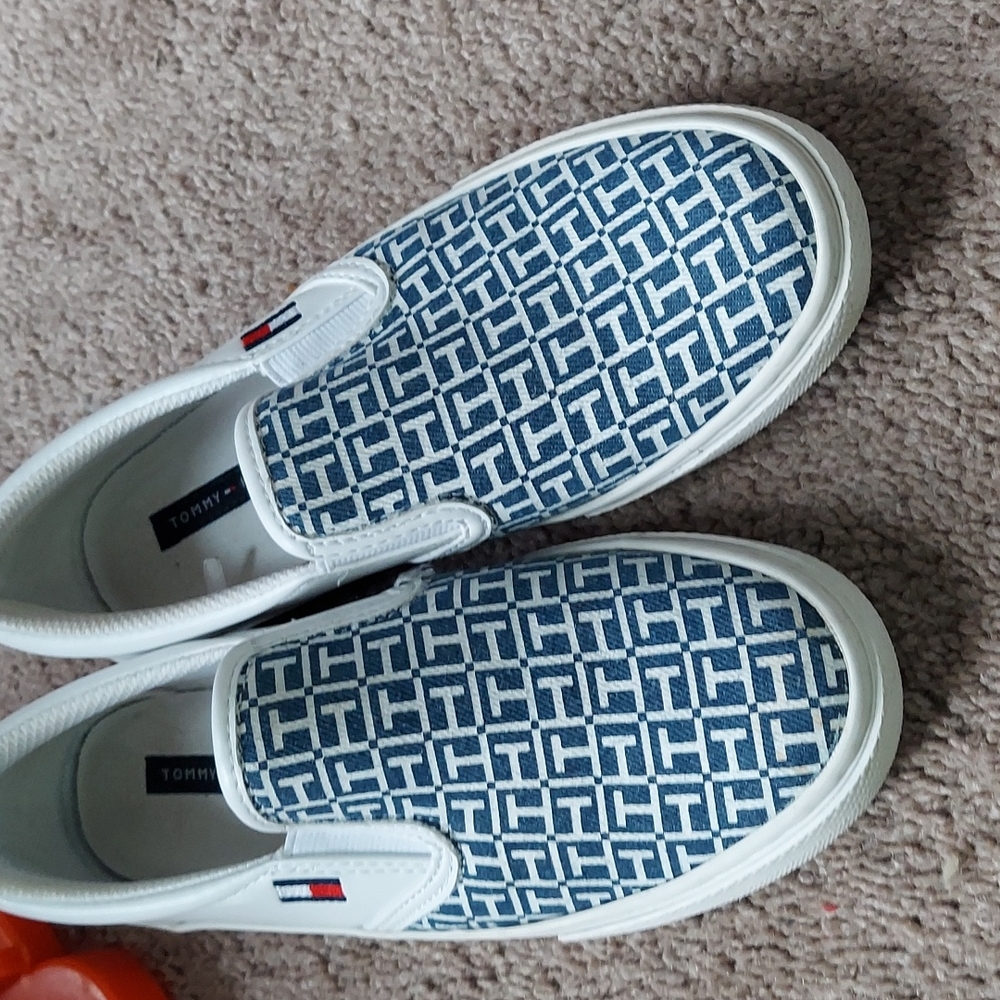 Tommy Hilglifer slip on shoe's
